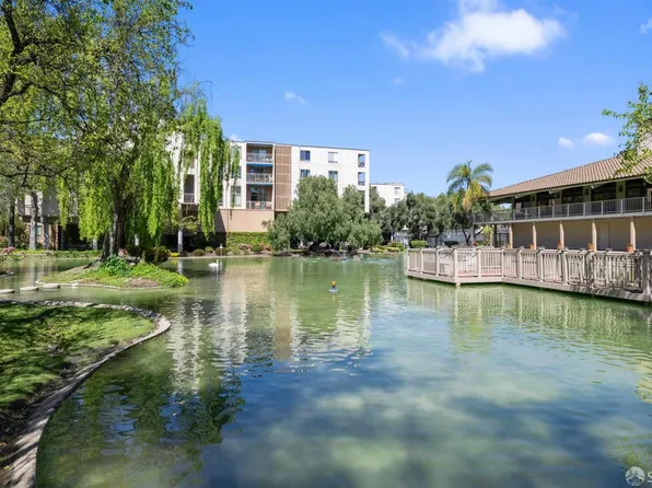 420 N Civic Dr APT 406, Walnut Creek, CA 94596