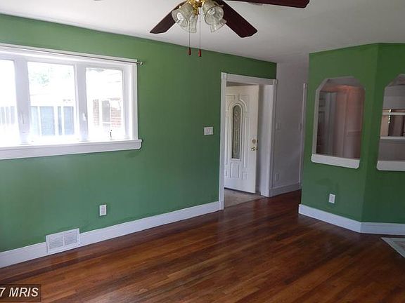 Living Room/ Dining Room