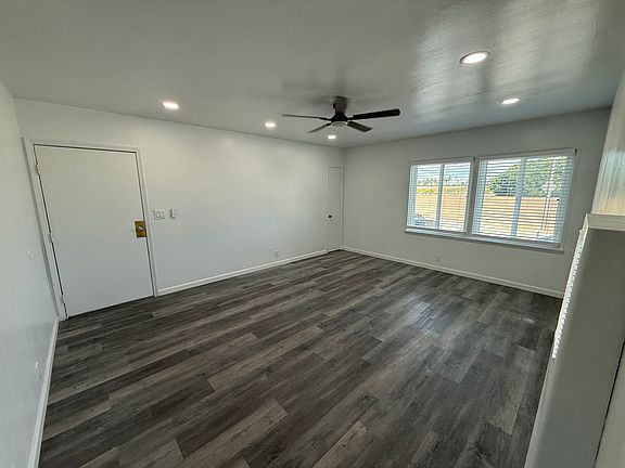 2nd image of 1241 W 19th St #1905