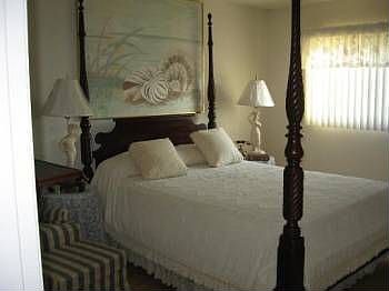 1st image of 213 Rubens Dr APT B