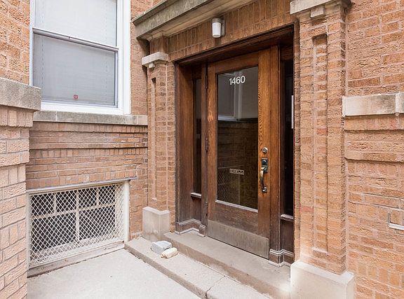 2nd image of 1460 W Argyle St APT 1S