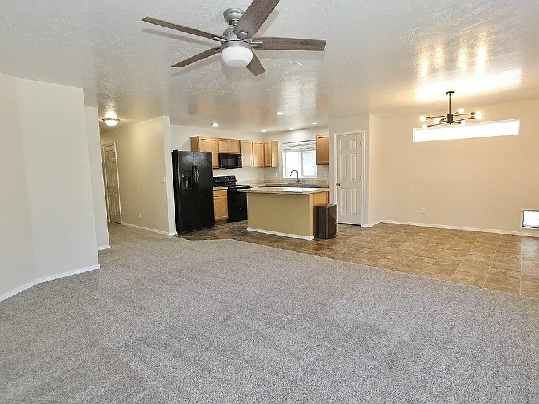 10016 W Littlewood St — Photo 6