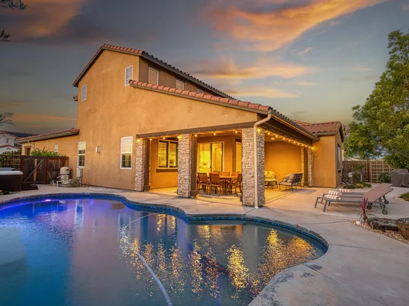 912 Vineyard Ct, Madera, CA 93636