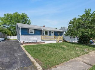 32 E Edinburgh Dr, New Castle, DE 19720