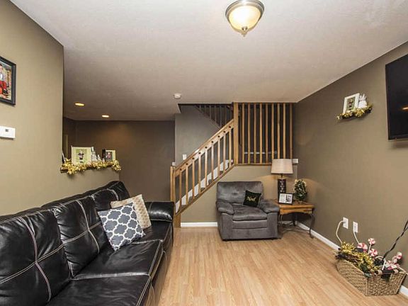 4th image of 290 Slippery Elm Dr