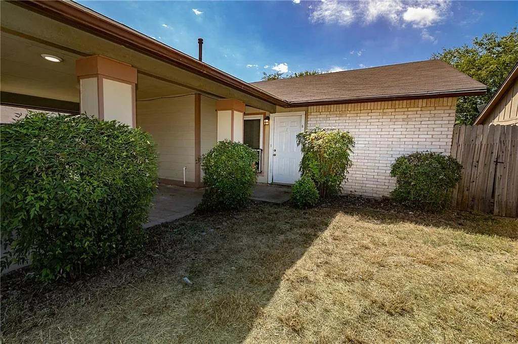 Building Photo - 10604 Lanshire Dr #B