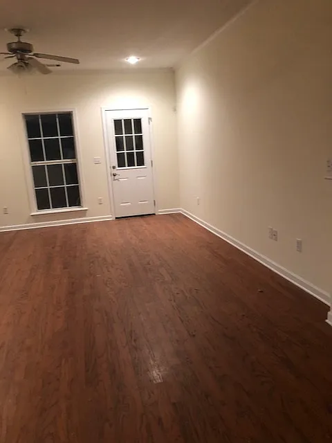 4 bed, 3.5 bath, 1950 sqft, $2,200 — Photo 3