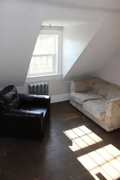 Winnipeg Apartment for rent - 4 Bedrooms — photo 9