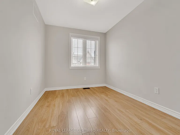 13 Shiff Cres — Photo 11