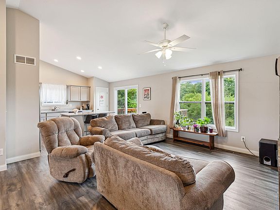 5th image of 119 Keeneland Dr