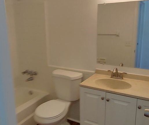 4th image of 5161 NE 18th Ave #11745769