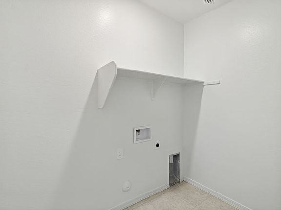 Amarillo Creek - Iris Interior Image 4