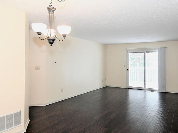 2nd image of 356 Village Pointe Dr #6