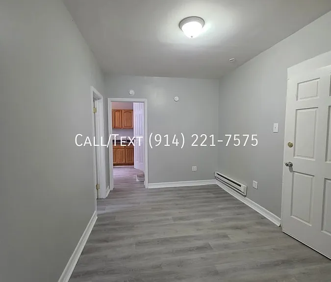18 Seymour St #2R — Photo 3