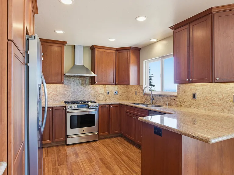 2317 Wooster Ave — Photo 8