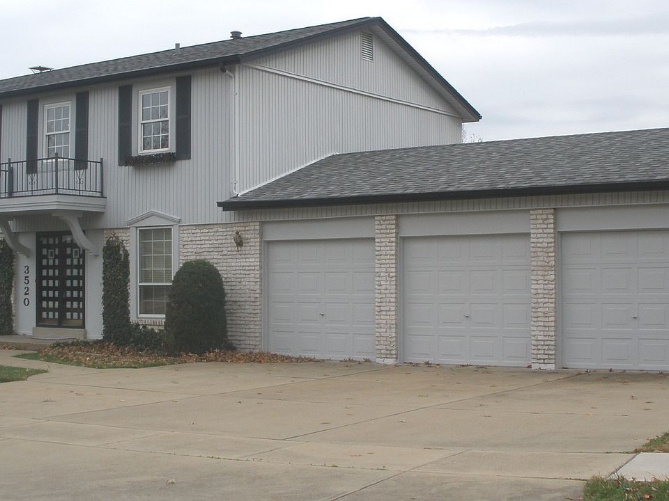 Front of Home with 3 car garage