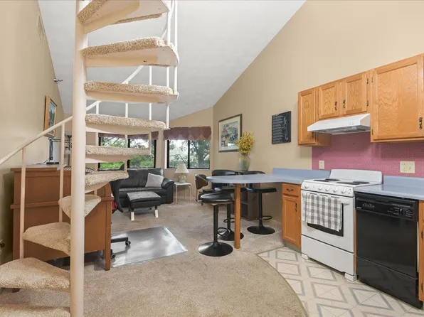 10 Kellogg Road #364, Essex Junction, VT 05452