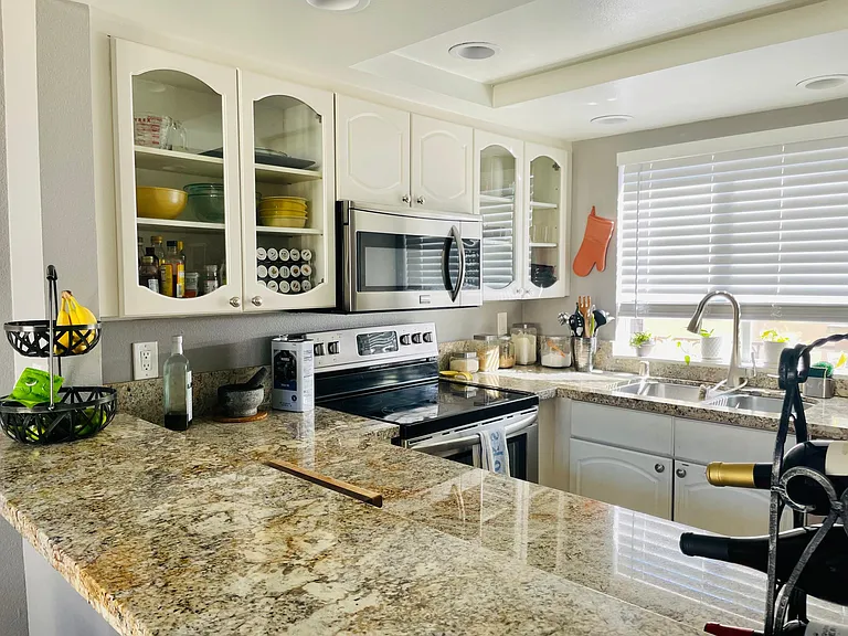 1270 Cleveland Ave #320 — Photo 6