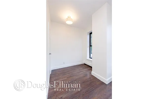 Rented by Douglas Elliman | media 23