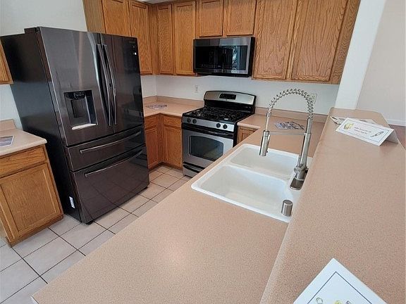 4th image of 2157 Sunset Vista Ave