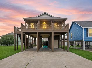 977 Clara St, Crystal Beach, TX 77650