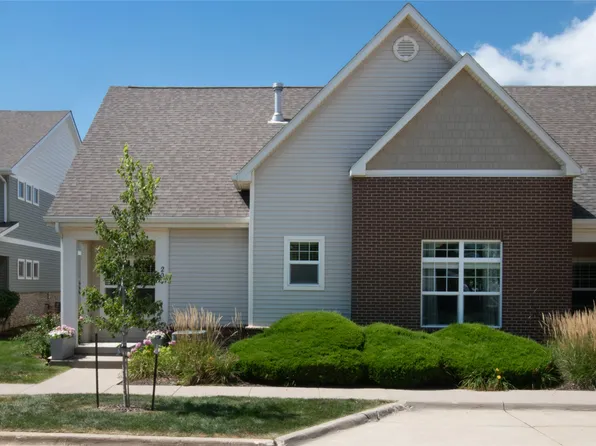 204 Cambridge Dr, West Des Moines, IA 50266