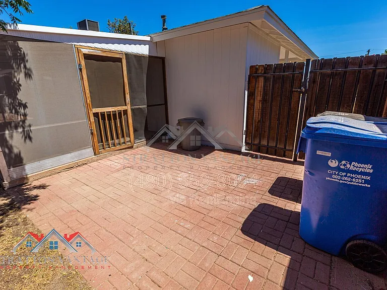 4826 E Avalon Dr — Photo 30