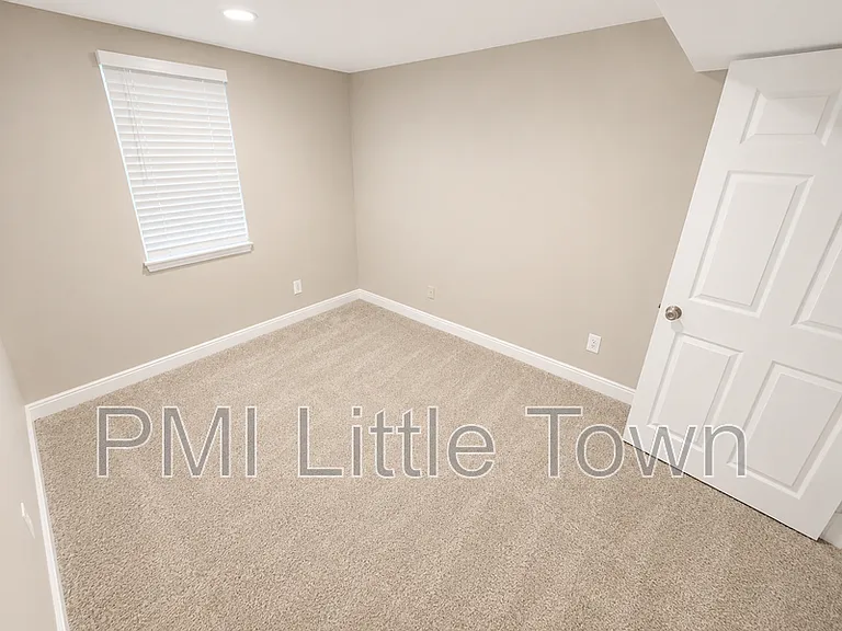 5561 S Cedar St — Photo 34