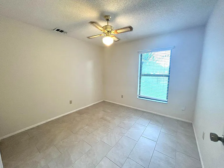 1141 Covington St — Photo 19