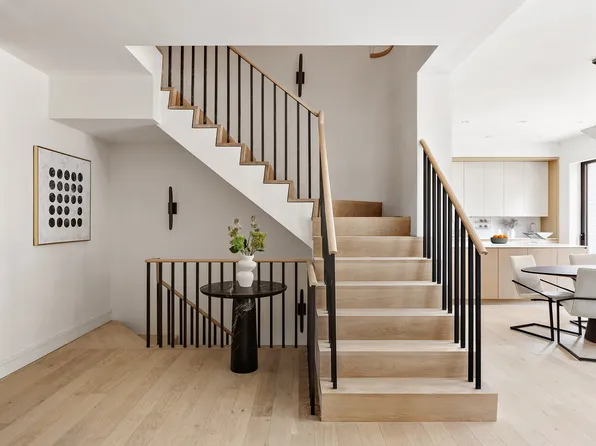 428 West 19th Street image 7 of 21