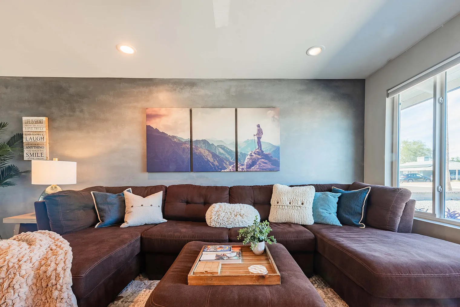 3 bed, 2.0 bath, 1496 sqft, $6,965 — Photo 3