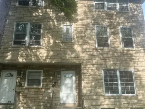 2854 N Summit Ave #A, Milwaukee, WI 53211