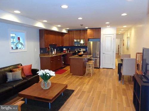 907 Webster St NW #1 Photo 1