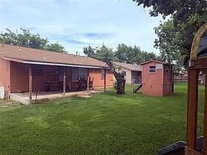 2204 Winchester Dr — Photo 17
