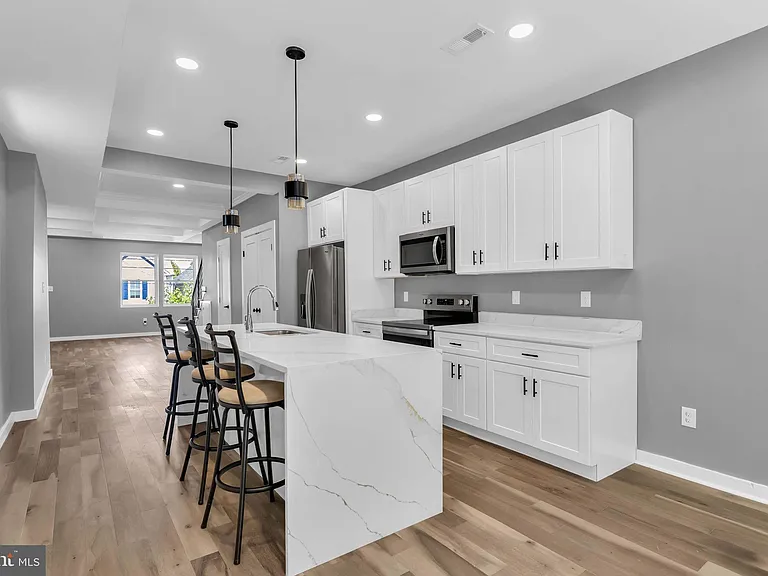 1505 W St SE #1 — Photo 7