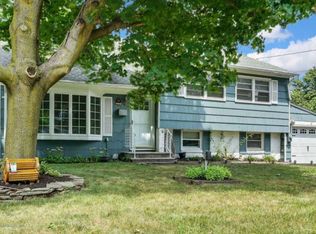 5 Locust Ter, New Monmouth, NJ 07748