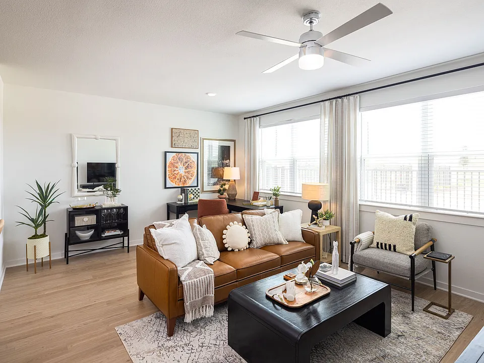 Broadstone Sierra Vista apartments community photo