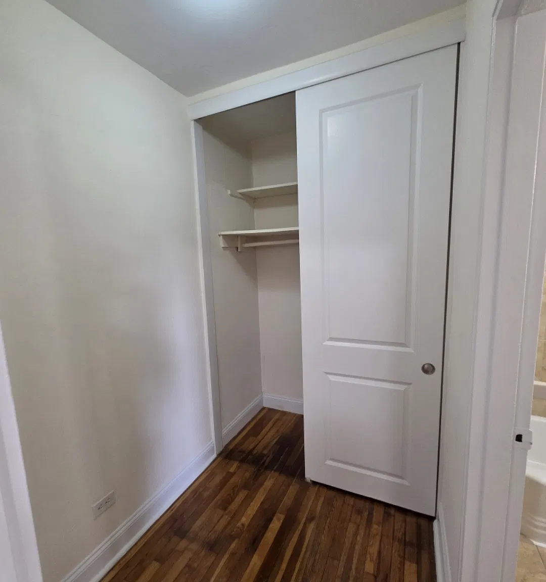 Studio, 615 sqft, $1,900 — Photo 4