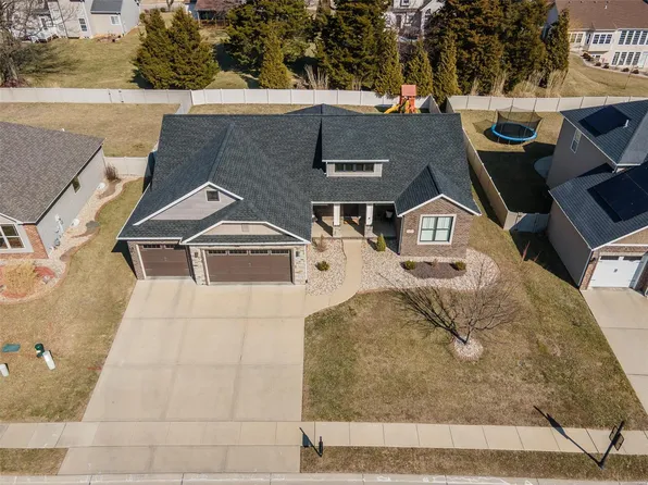 117 Meridian Oaks Dr, Glen Carbon, IL 62034