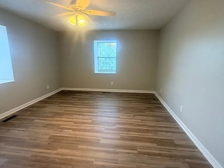 2519 Cedar Ln NE — Photo 19
