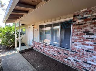 17602 SE Pine St, Portland, OR 97233