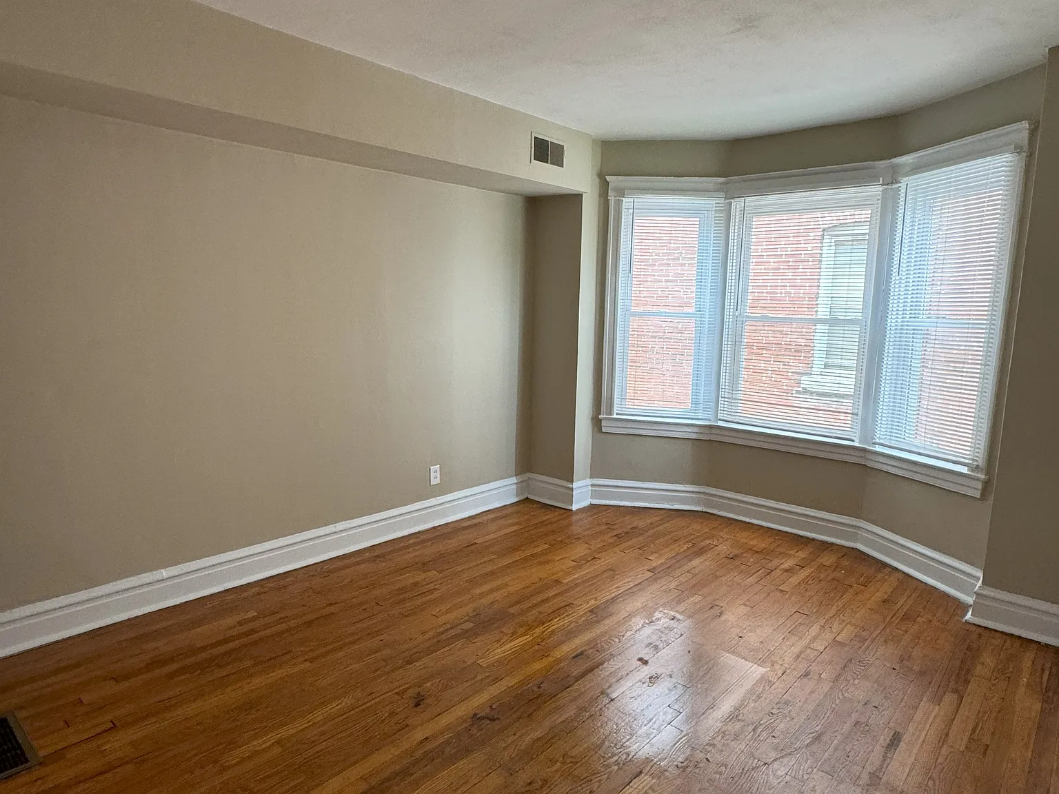 2 bed, 1200 sqft, $1,275 — Photo 2