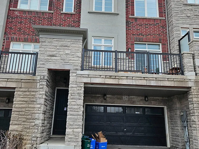 28 Island Green Ln — Photo 2