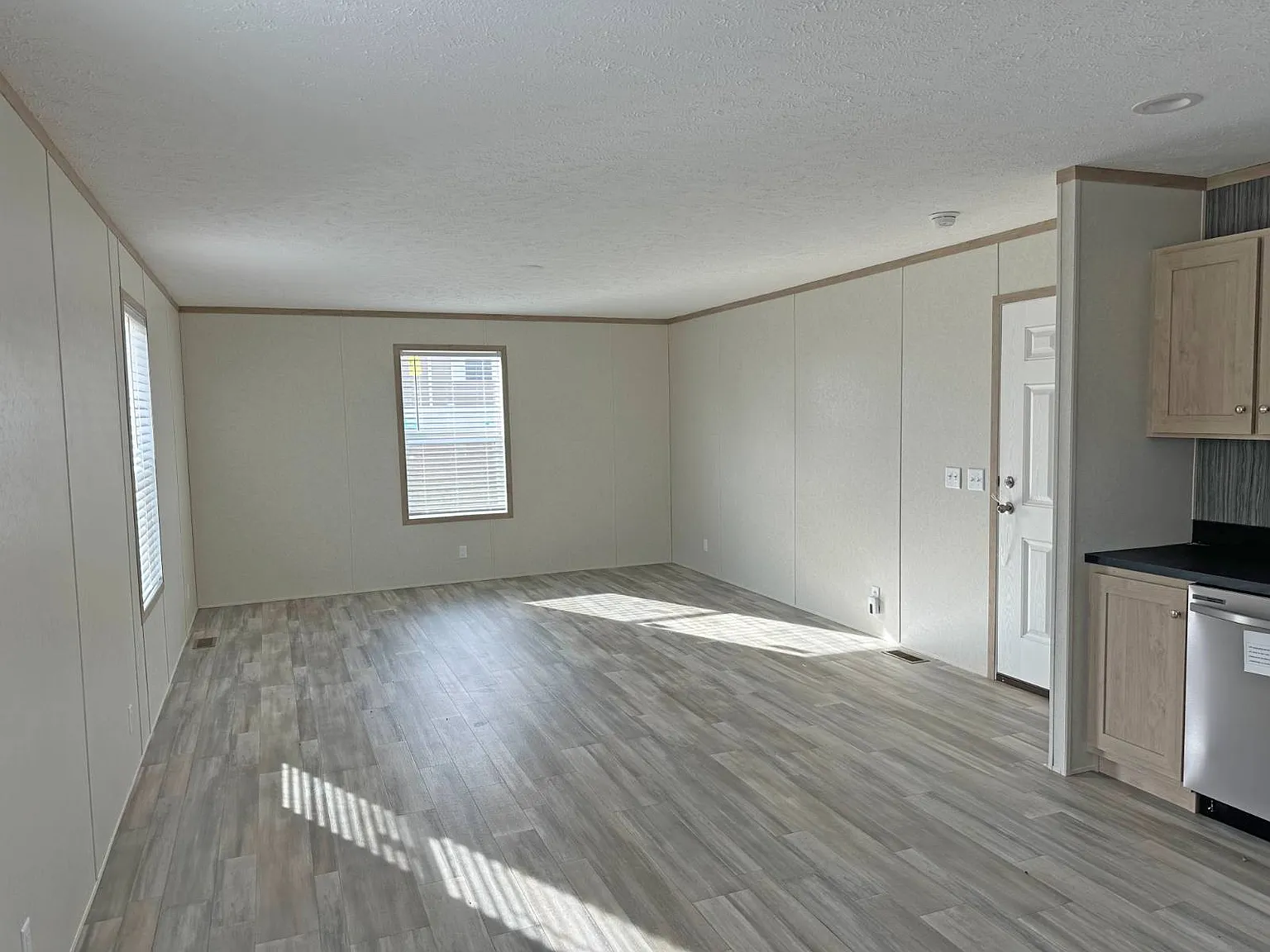 3 bed, 2.0 bath, 1120 sqft, $995 — Photo 4