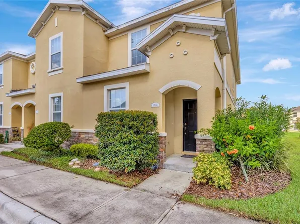 1933 Greenwood Valley Dr, Plant City, FL 33563