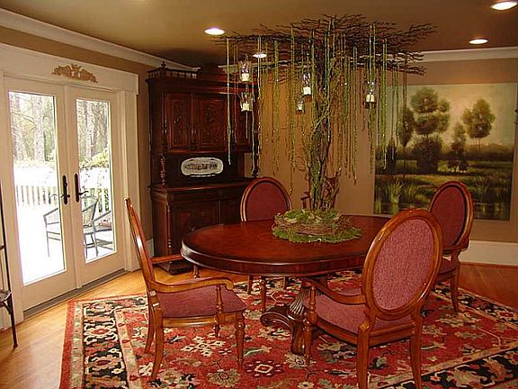 3rd image of 2110 Cannon Way NW