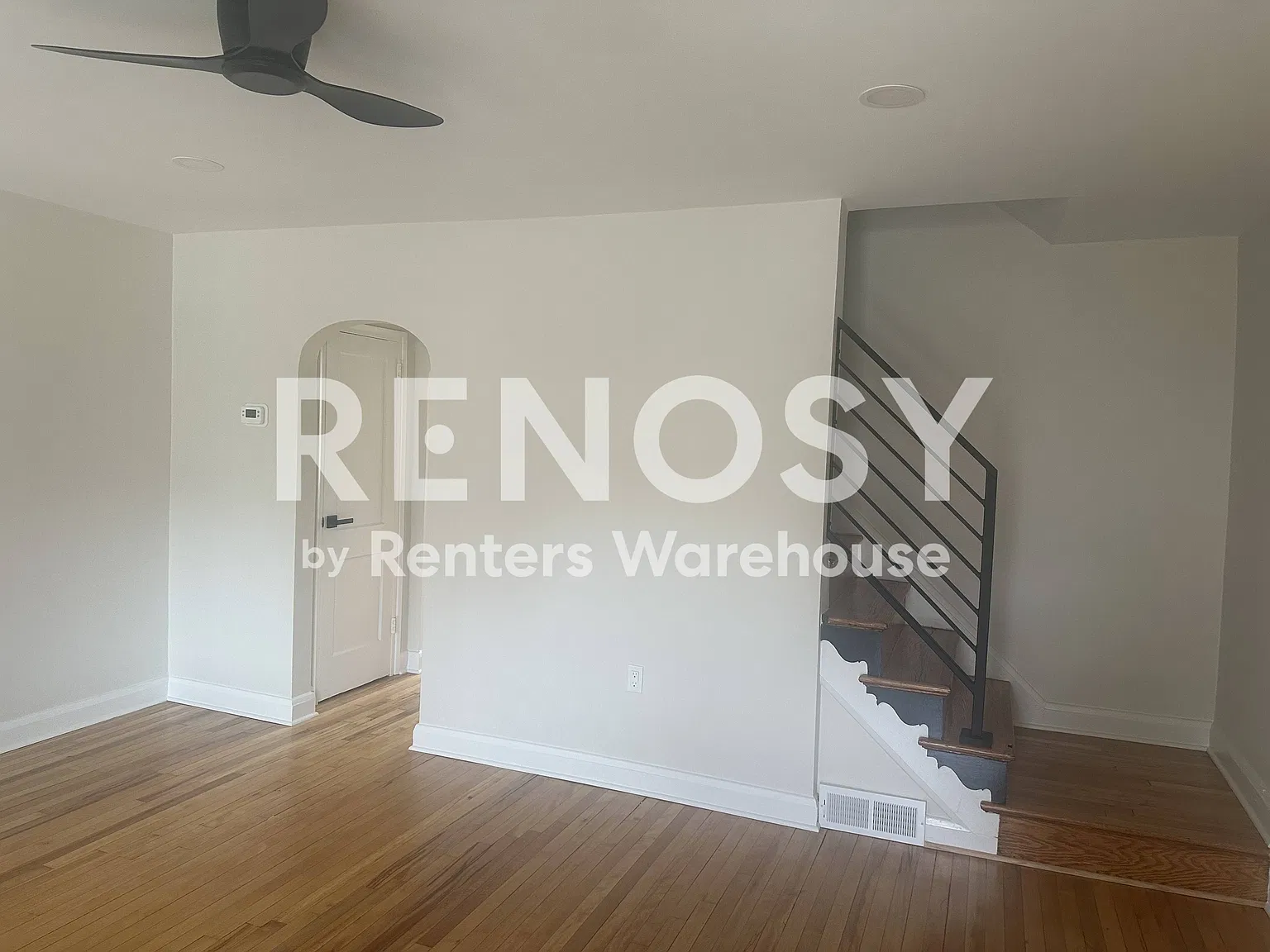 Tasteful Reno 2BR 1.5BA with top end finishes — Photo 2