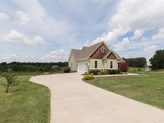 4th image of 69 Gracie Ct