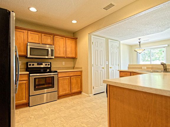 4th image of 5770 Argonne St Unit B