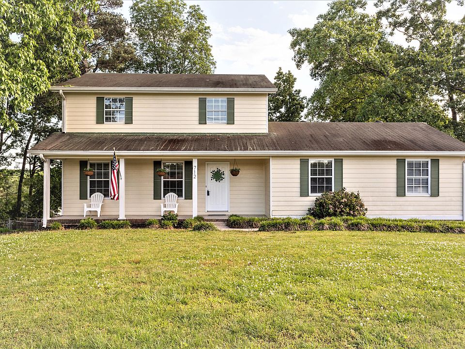 1st image of 712 N Brook Dr